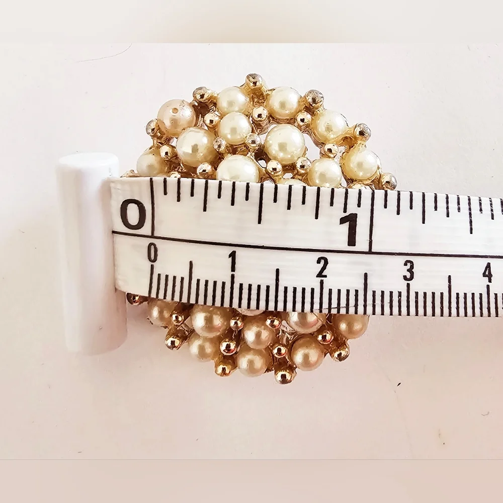 Brilliant lovely 1950 pearl dome cluster bauble blue rhinestone center brooch - Picture 5 of 6